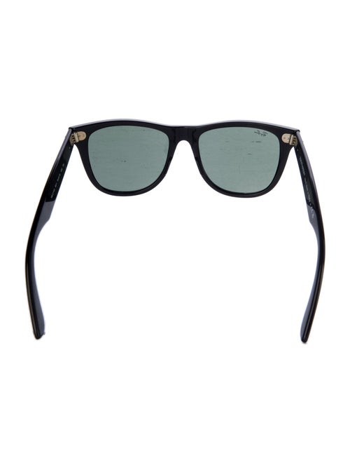 Ray-Ban Wayfarer Tinted Sunglasses