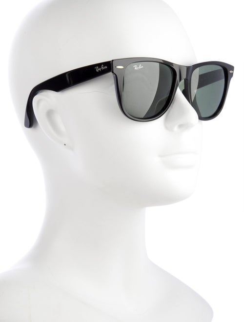 Ray-Ban Wayfarer Tinted Sunglasses