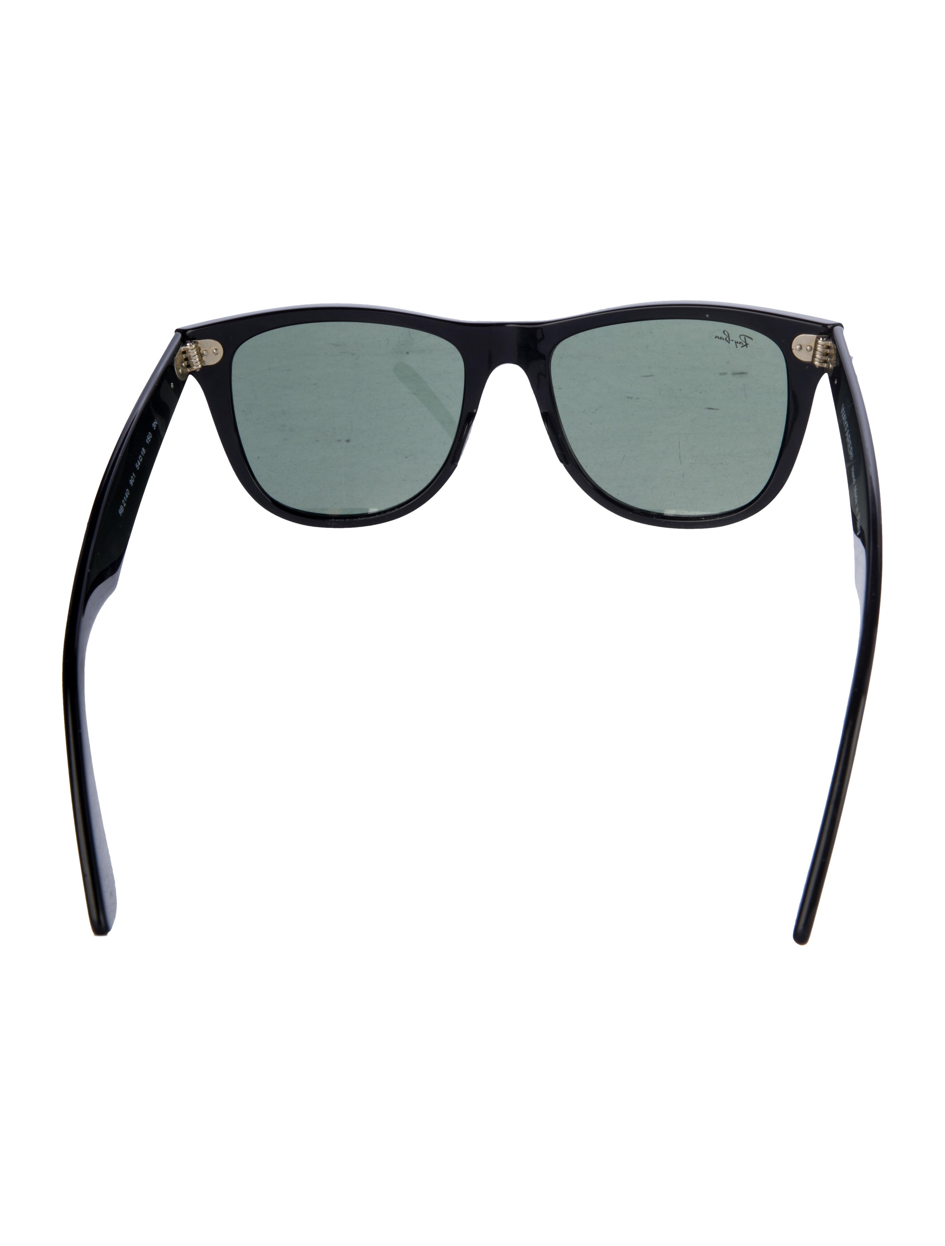 Ray-Ban Wayfarer Tinted Sunglasses