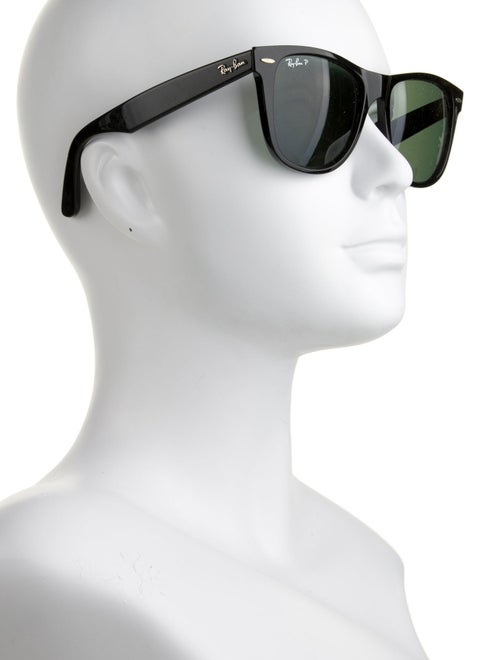 Ray-Ban Wayfarer Tinted Sunglasses