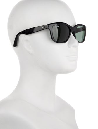 Ray-Ban Wayfarer Tinted Sunglasses