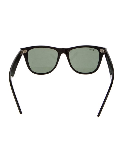 Ray-Ban Wayfarer Tinted Sunglasses