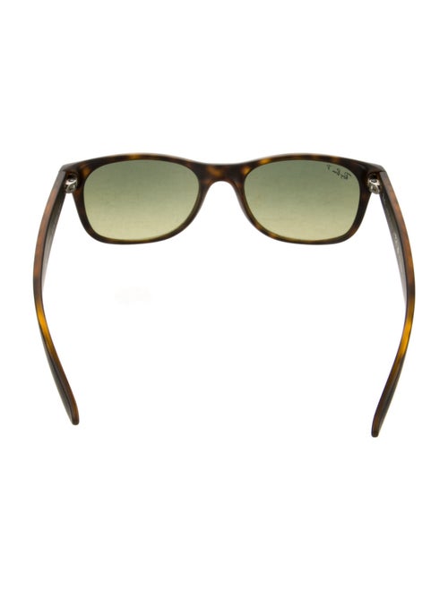 Ray-Ban Wayfarer Tinted Sunglasses