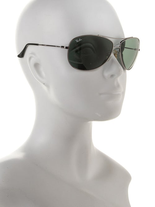 Ray-Ban Aviator Tinted Sunglasses