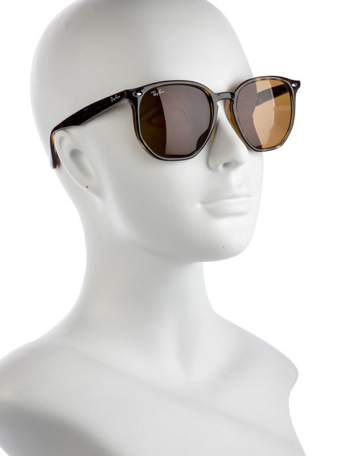 Ray-Ban Aviator Tinted Sunglasses