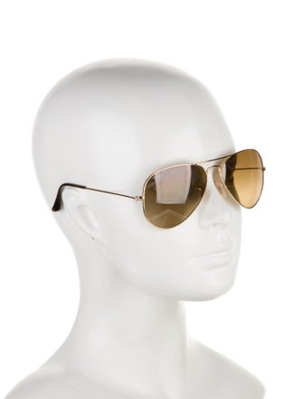 Ray-Ban Aviator Tinted Sunglasses