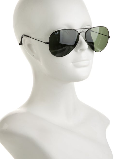 Ray-Ban Aviator Tinted Sunglasses