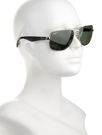 Ray-Ban Aviator Tinted Sunglasses