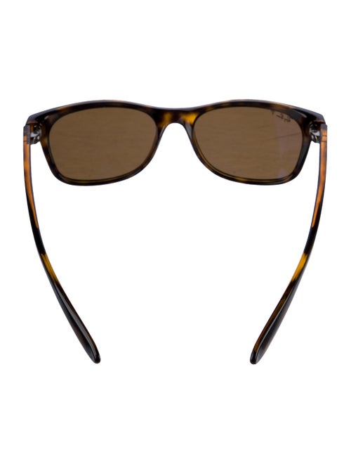 Ray-Ban Wayfarer Tinted Sunglasses