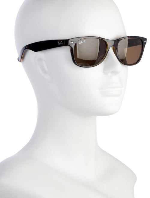 Ray-Ban Wayfarer Tinted Sunglasses
