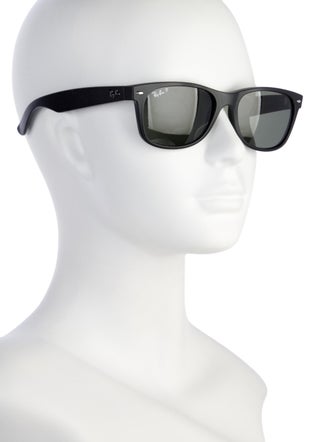 Ray-Ban Wayfarer Tinted Sunglasses