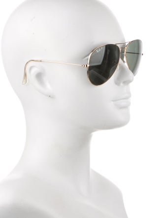 Ray-Ban Aviator Tinted Sunglasses