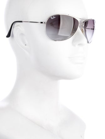 Ray-Ban Aviator Gradient Sunglasses