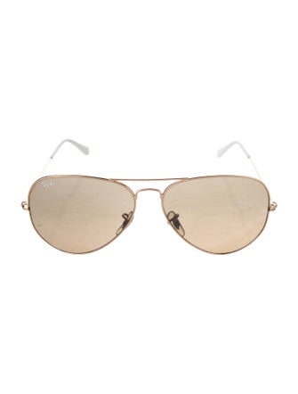 Ray-Ban Aviator Tinted Sunglasses