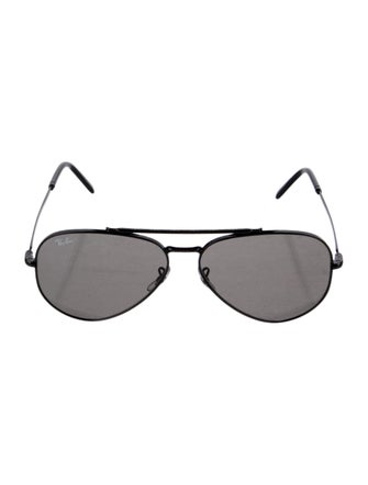 Ray-Ban Aviator Tinted Sunglasses