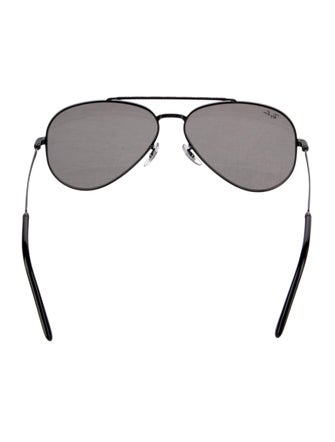 Ray-Ban Aviator Tinted Sunglasses