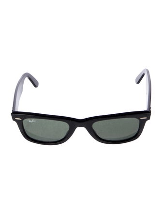 Ray-Ban Wayfarer Tinted Sunglasses