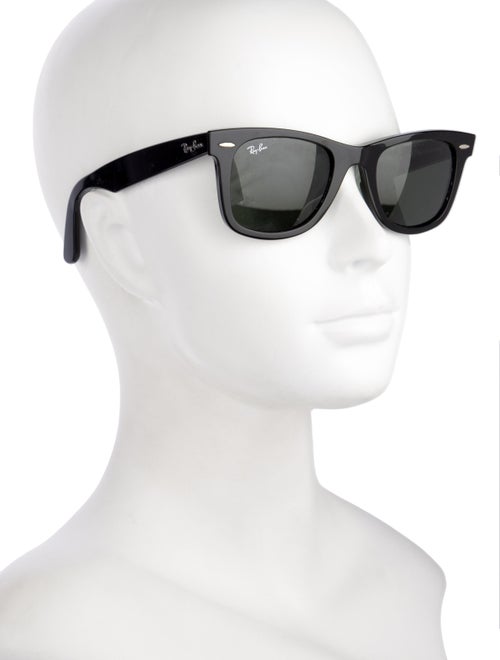 Ray-Ban Wayfarer Tinted Sunglasses