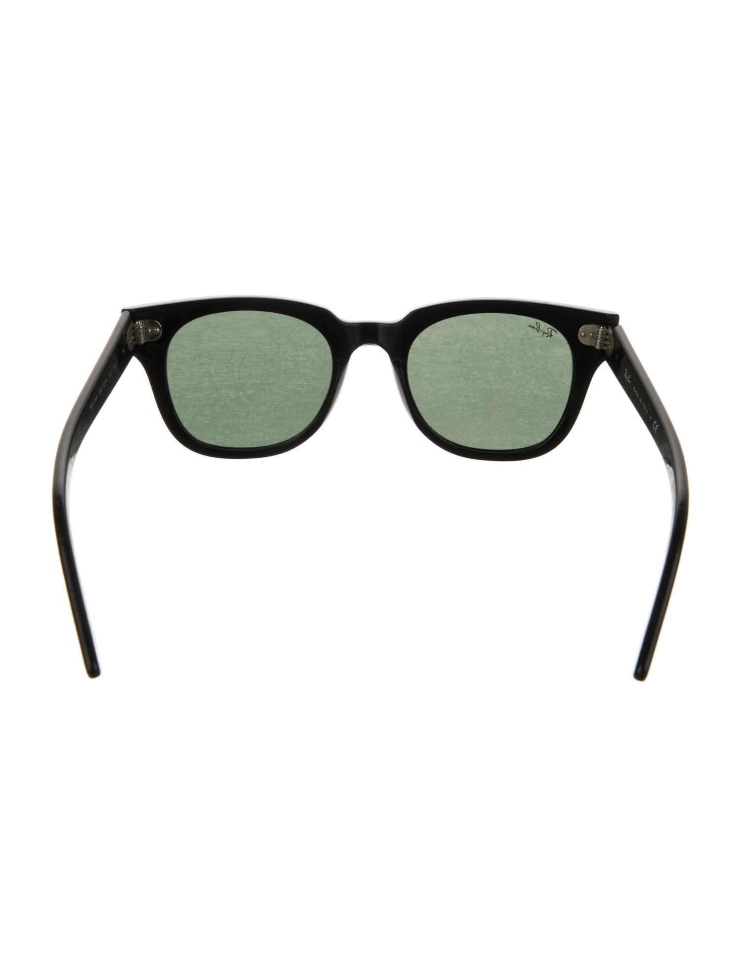 Ray-Ban Wayfarer Tinted Sunglasses