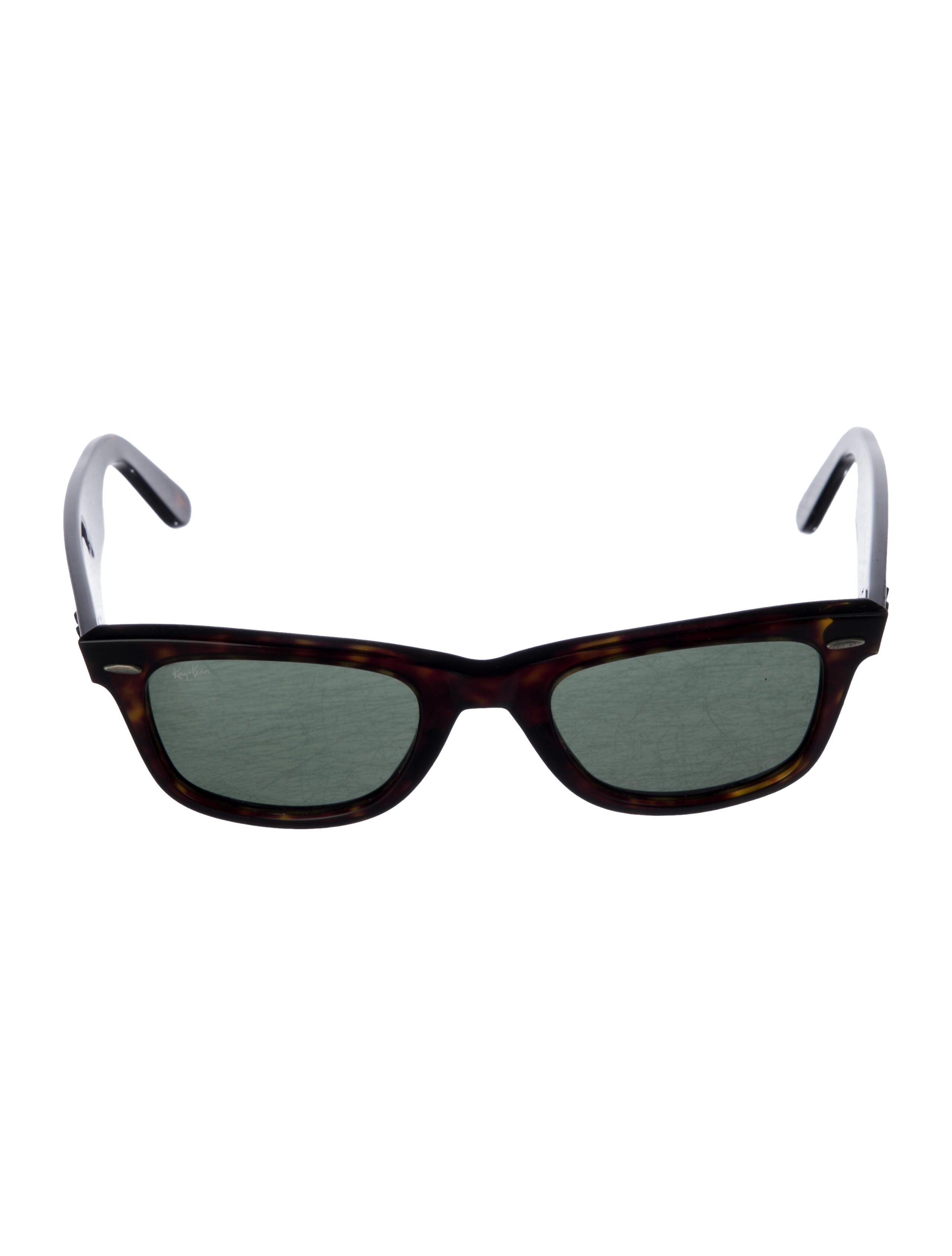 Ray-Ban Wayfarer Tinted Sunglasses