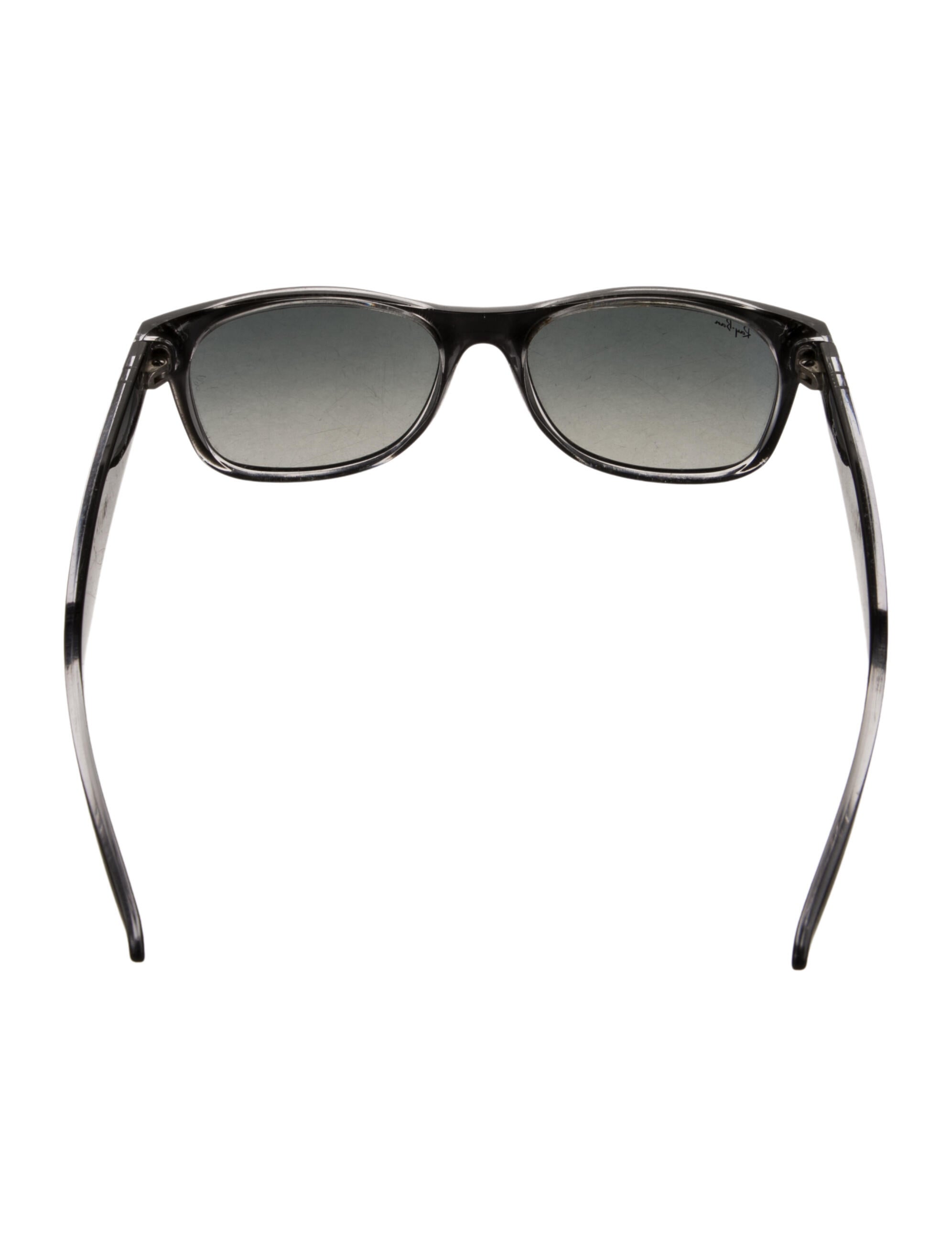 Ray-Ban Classic Wayfarer Sunglasses