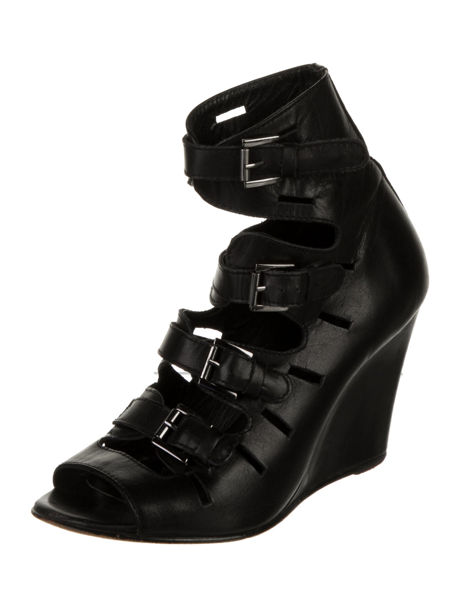 surface to air shoes