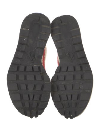 Sacai x Nike Vaporwaffle Sport Fuchsia Game Royal Athletic Sneakers