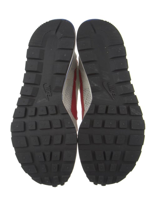 Sacai x Nike Vaporwaffle 'Sport Fuchsia Game Royal' Athletic Sneakers