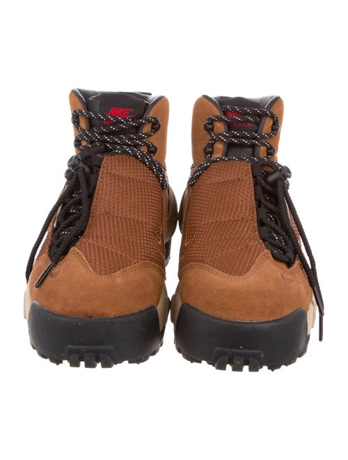 Sacai x Nike 2023 Magmascape SP 'Light British Tan' Hiking Boots