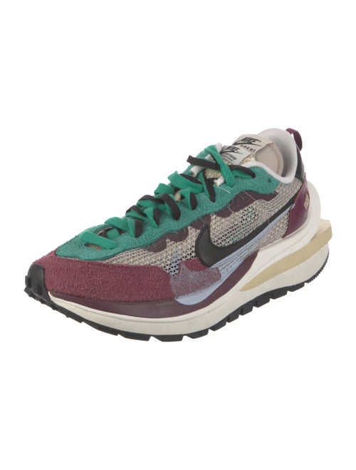 Sacai x Nike Vaporwaffle 'Villain Red Neptune Green' Athletic Sneakers