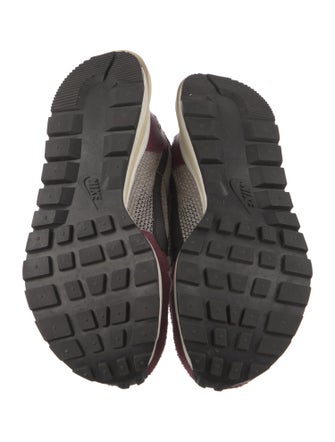 Sacai x Nike Vaporwaffle 'Villain Red Neptune Green' Athletic Sneakers