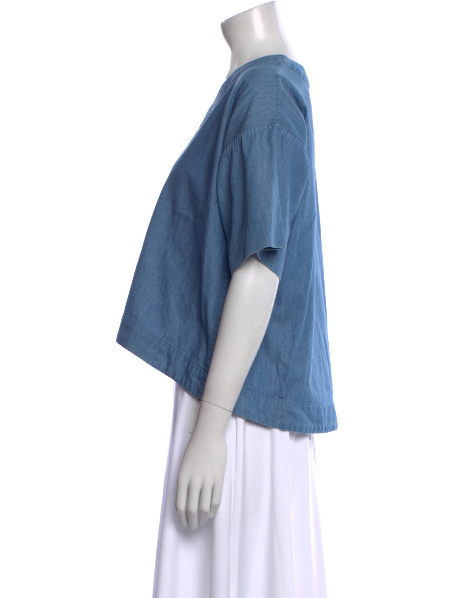 7115 by Szeki V-Neck Short Sleeve Crop Top