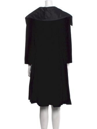 Scaasi Boutique V-Neck Knee-Length Dress