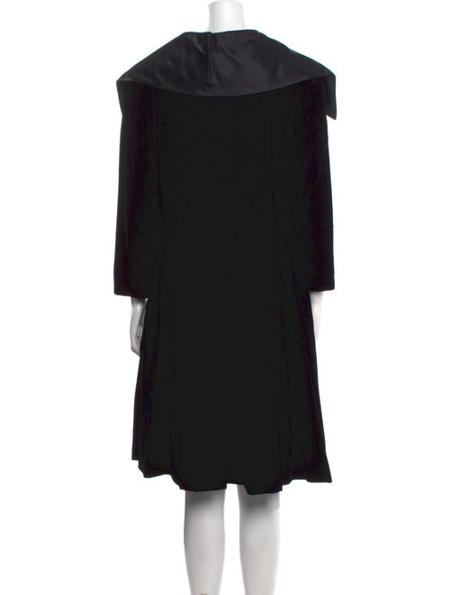 Scaasi Boutique V-Neck Knee-Length Dress