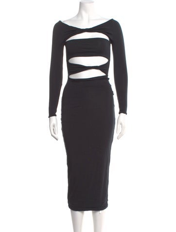 Pre-owned Ser.o.ya Bateau Neckline Midi Length Dress In Black