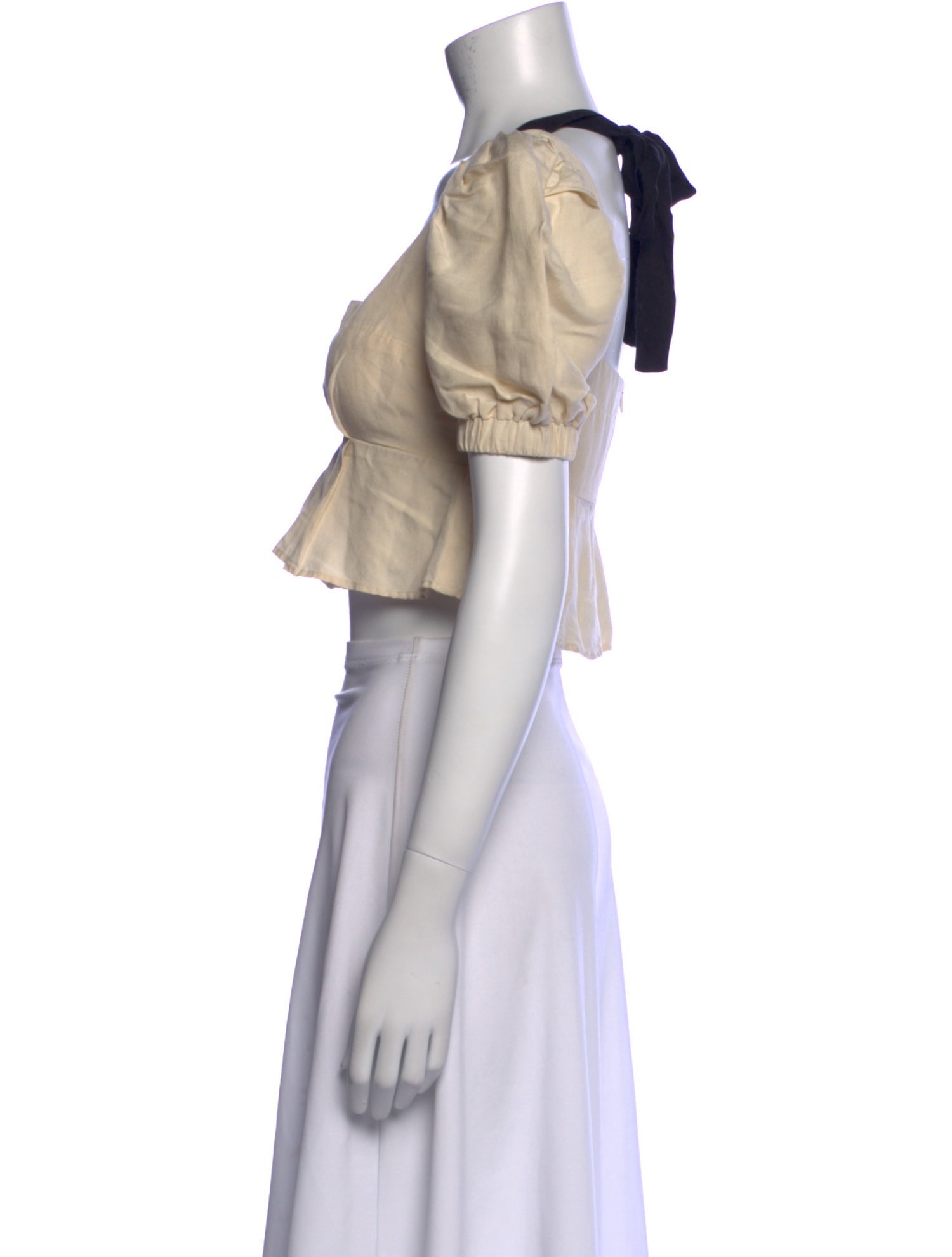 Stone Cold Fox Square Neckline Short Sleeve Crop Top