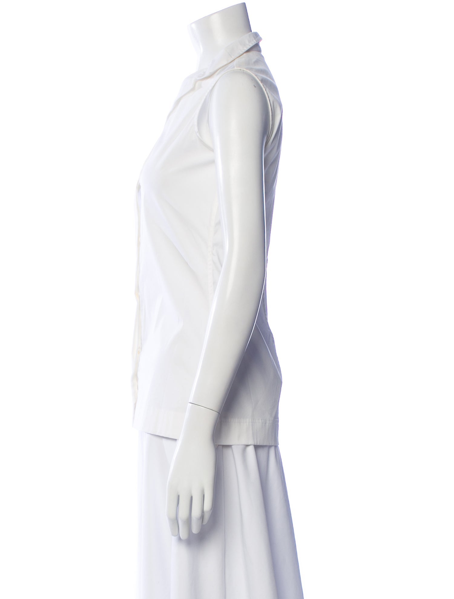Sharis Place Private Label Sleeveless Button-Up Top