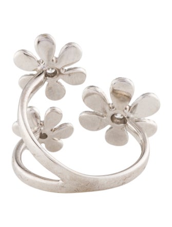 Shy Creation 14K Diamond Flower Cocktail Ring