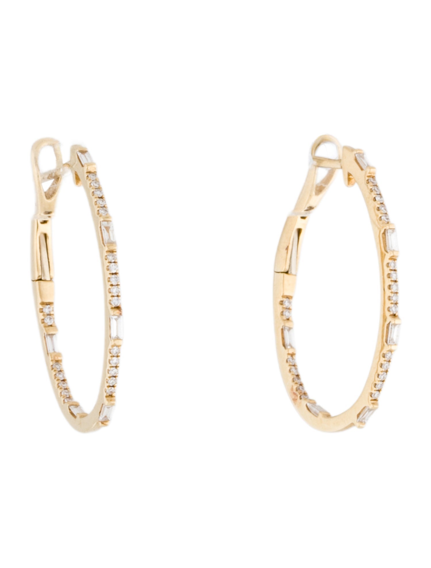 Shy Creation 14K Diamond Oval Hoop Earring