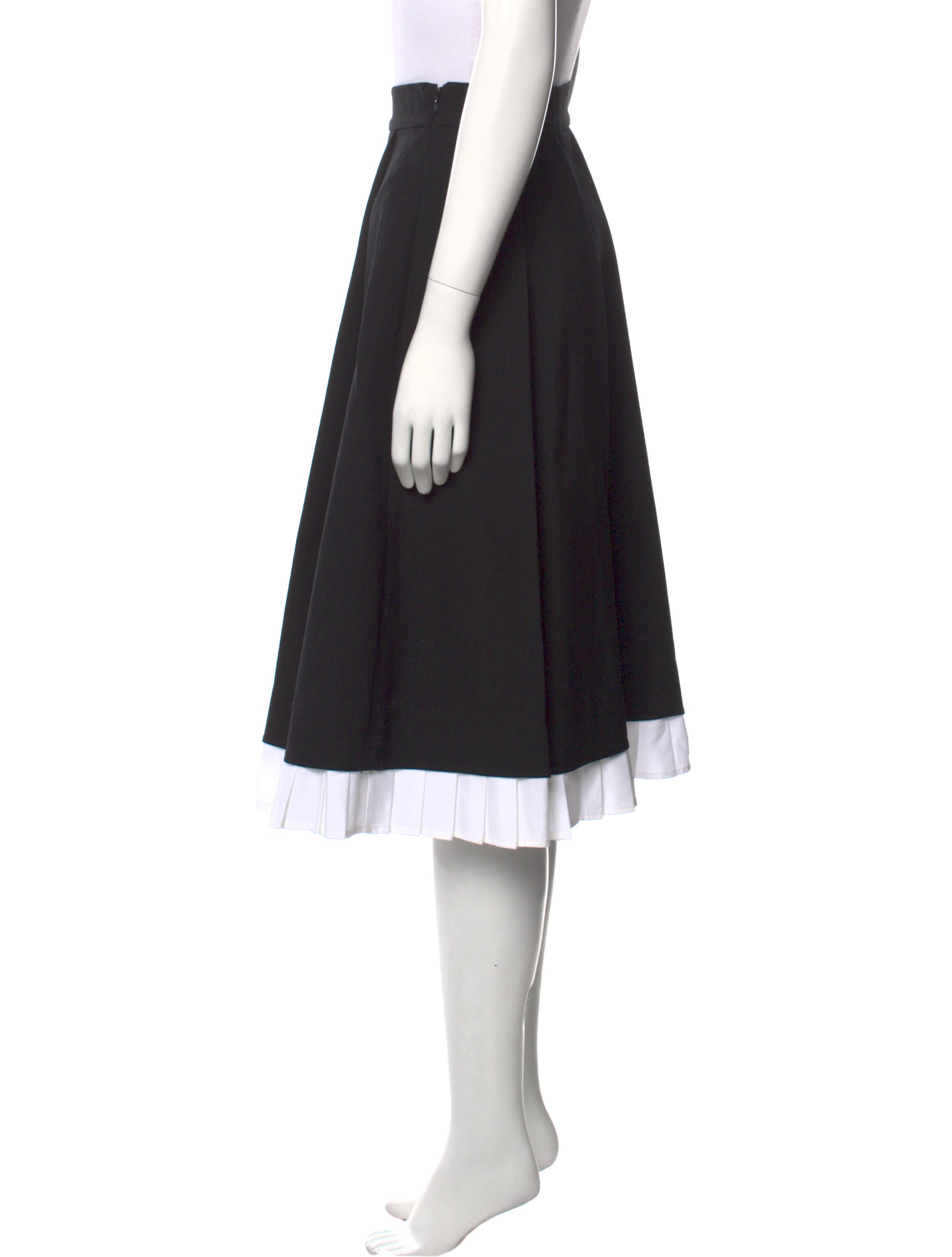 Shushu/tong Pleated Accents Knee-Length Skirt - Black Skirts