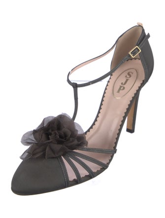 Sarah Jessica Parker Leather Ruffle Embellishment T-Strap Sandals