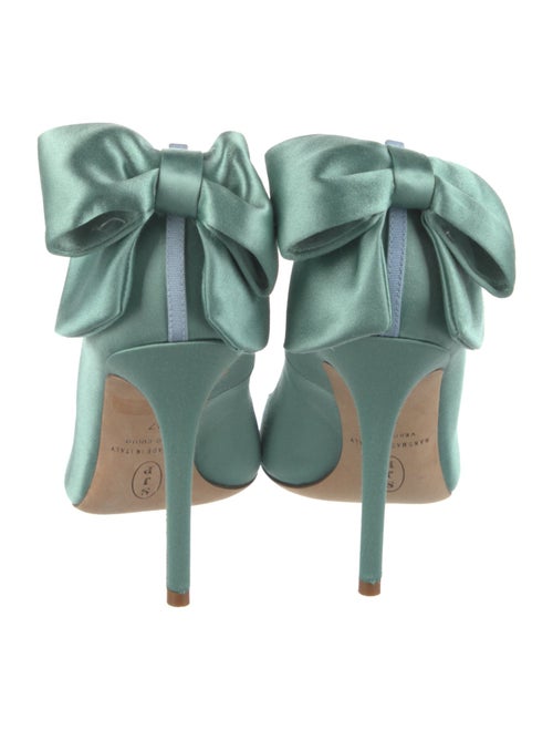 Sarah Jessica Parker Satin Bow Accents Pumps