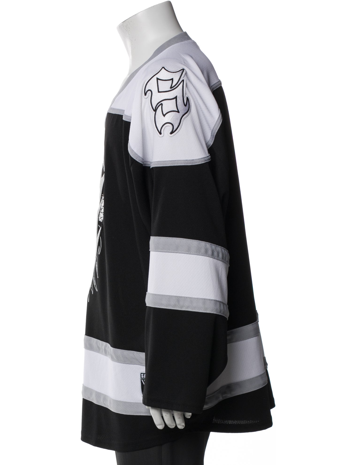 Saintwoods Graphic Print V-Neck T-Shirt