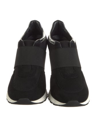 Sneex Suede Mesh Accents Pumps