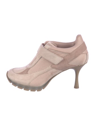 Sneex Suede Mesh Accents Pumps