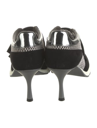 Sneex Suede Leather Trim Embellishment Pumps