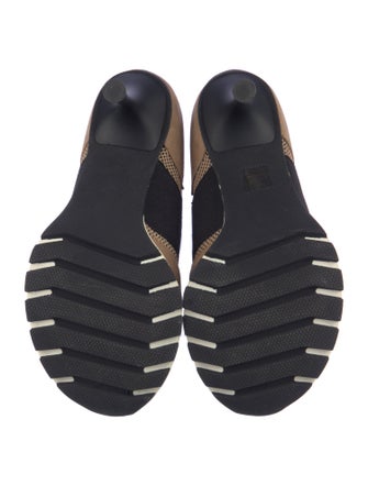 Sneex Suede Colorblock Pattern Pumps