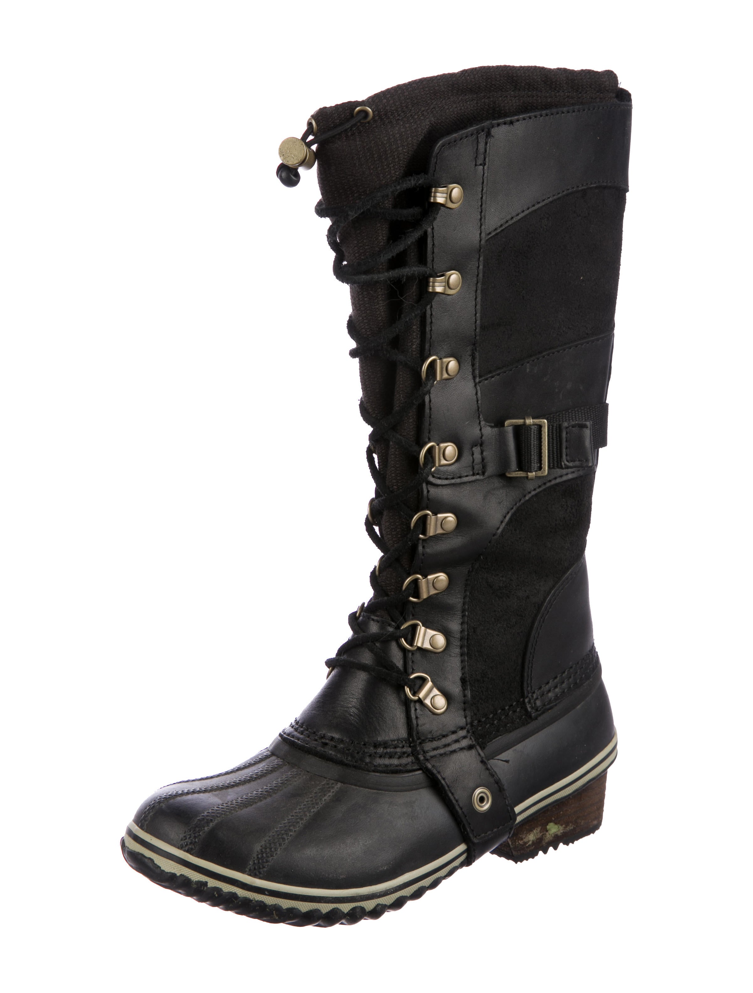 mid-calf rubber boots