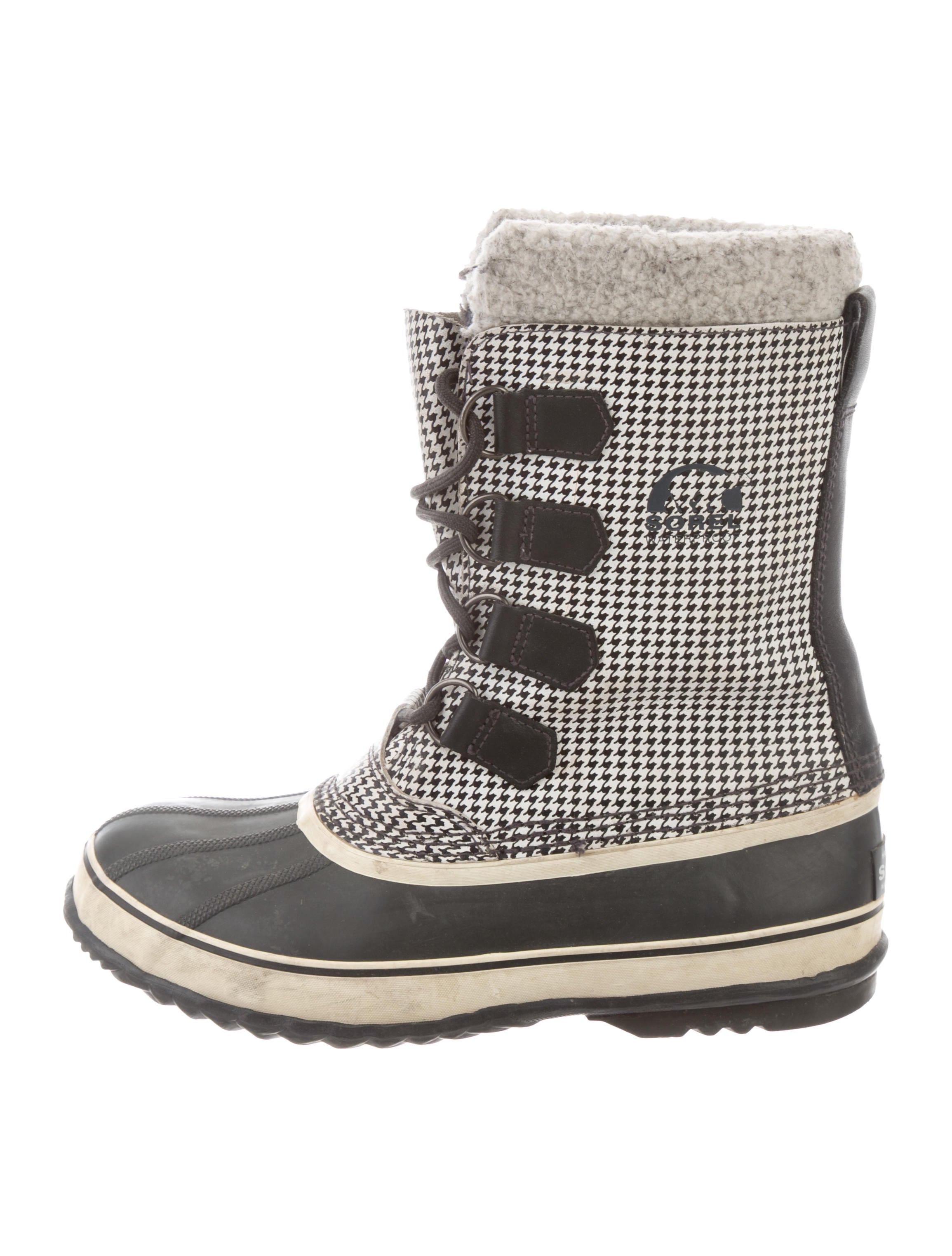 sorel houndstooth boots