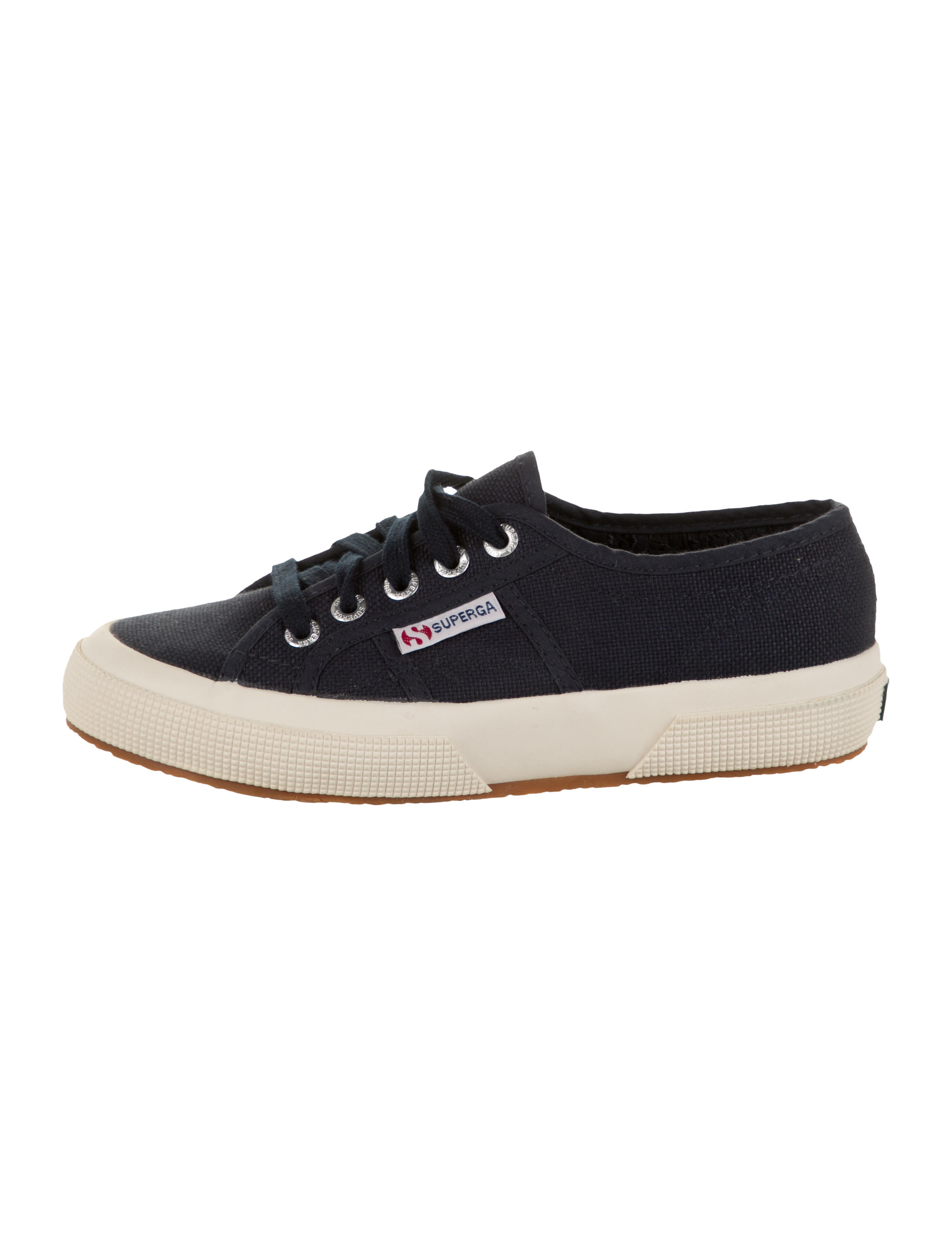 superga size 34